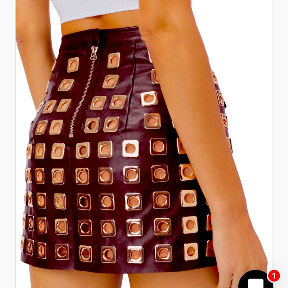 ISOOOO!!!!!! For love and lemons deco stud skirt